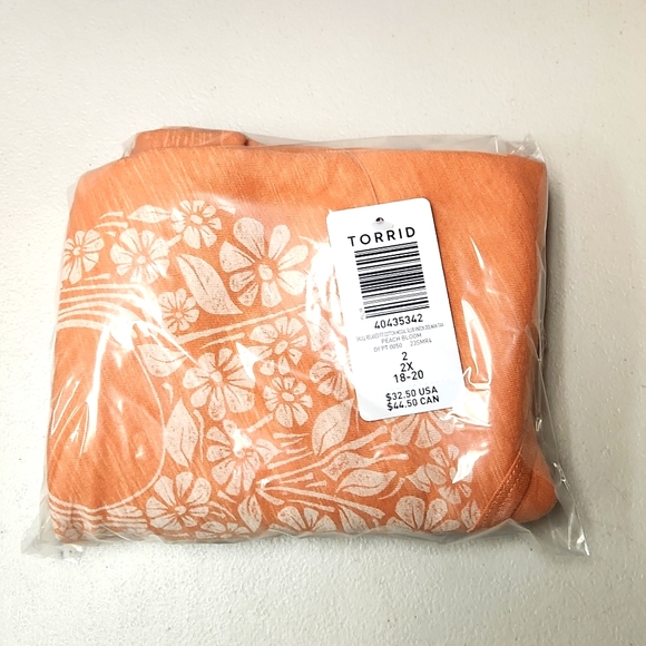 ❤️NWT VINTAGE TORRID TEE - SKULL FLORAL RELAXED FIT DOLMAN CAP SLEEVE PLUS SIZE - Picture 4 of 10